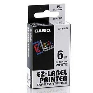 Casio XR-6WE1, 6mm x 8m, fekete nyomtatás / fehér alapon, eredeti szalag kép
