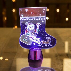 Karácsonyi asztali LED dekor - fényes talppal - csizma - lila - 15 cm kép