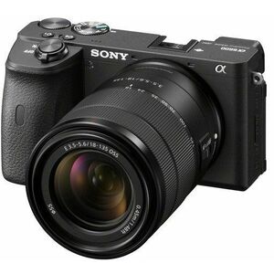 Sony Alpha A6600 fekete + E 18-135mm f/3.5-5.6 OSS kép