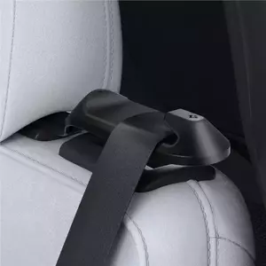 Választható kiegészítők Spigen Tesla Backseat Seatbelt Holder, black - Tesla Model Y (ACP06041) kép