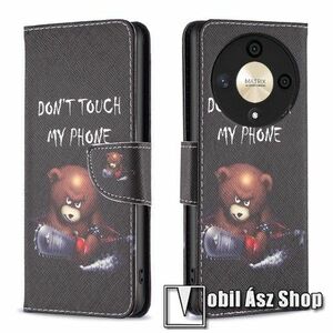 Notesz / mappa tok - LÁNCFŰRÉSZES MACI MINTÁS - oldalra nyíló, rejtett mágneses záródás, belső zseb, asztali tartó funkció, szilikon belső - HUAWEI Honor Magic6 Lite / X9b kép