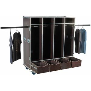 Razzor Cases Tour wardrobe kép