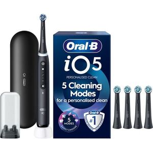 Oral-B iO 5 Black + utazótok + Oral-B iO Ultimate Clean Black 4 db kép