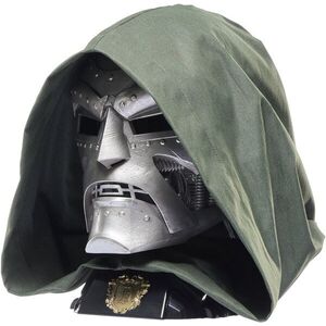 Marvel Legends Doctor Doom Prémium szerepjáték, Helmet kép
