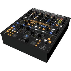 DJ mix Behringer DDM4000, MIDI, sampler, effektus kép